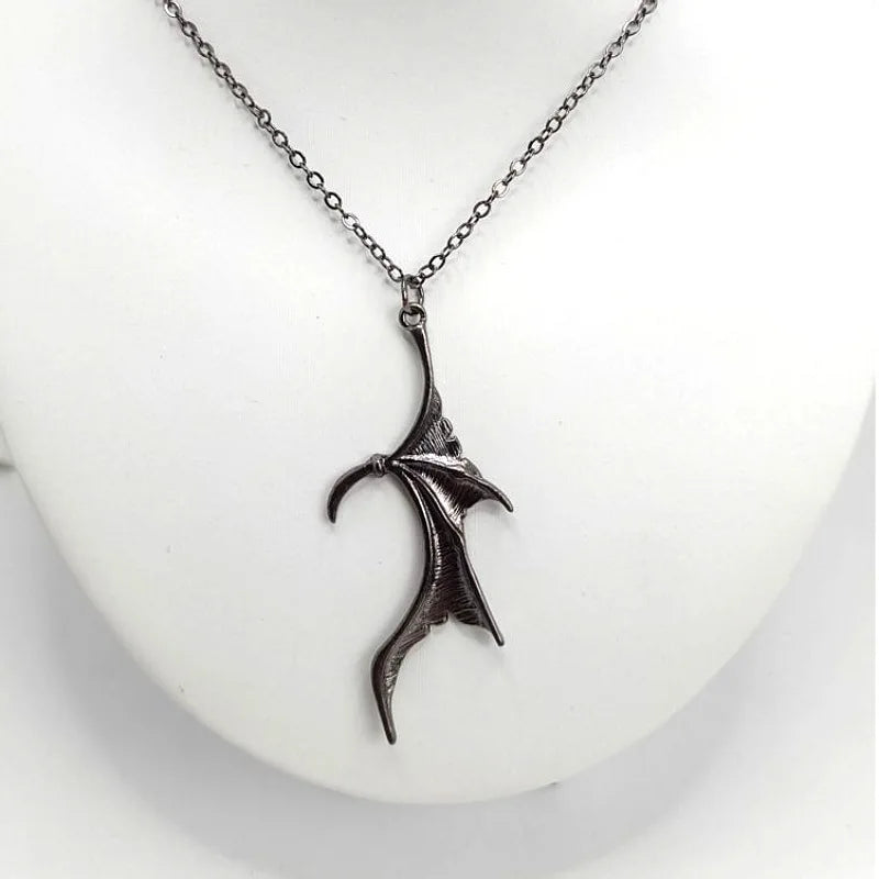 Gothic Bat Necklace for Women Men Punk Hip Hop Rock Vintage Metal Pendant Necklace Party Halloween Jewelry Gifts