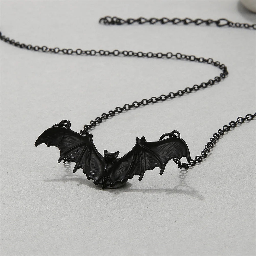 Gothic Bat Necklace for Women Men Punk Hip Hop Rock Vintage Metal Pendant Necklace Party Halloween Jewelry Gifts
